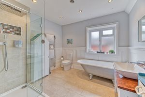En Suite- click for photo gallery